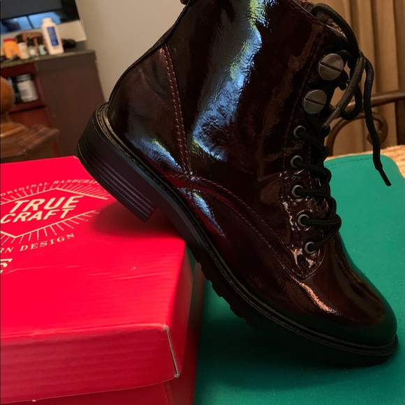 Boots - Picture 4 of 4